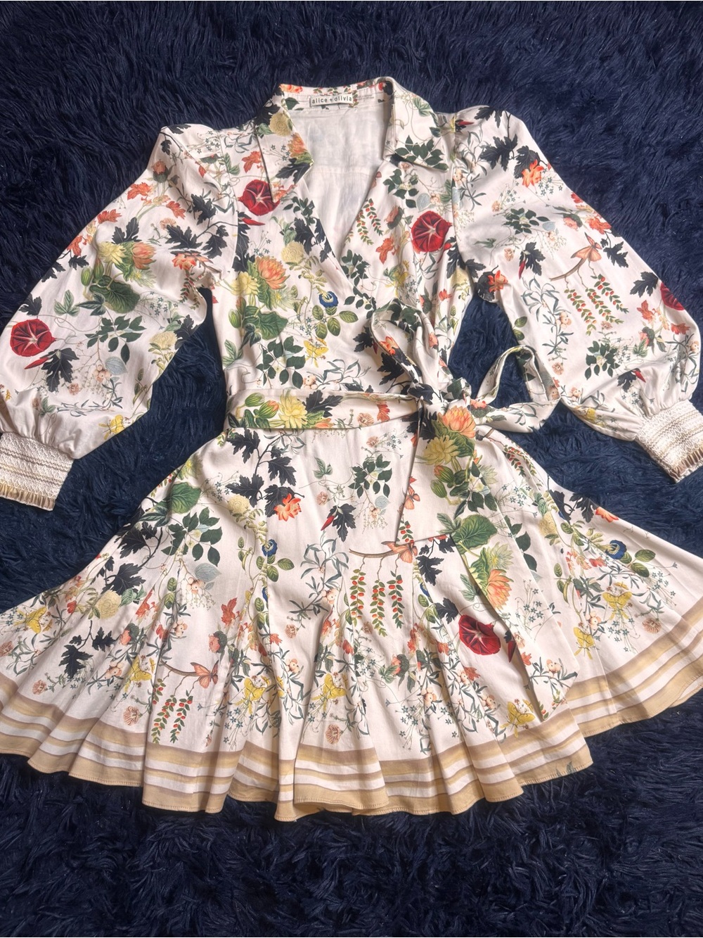Alice + Olivia Alisa Wrap Godet A-Line Mini Dress. Size 6